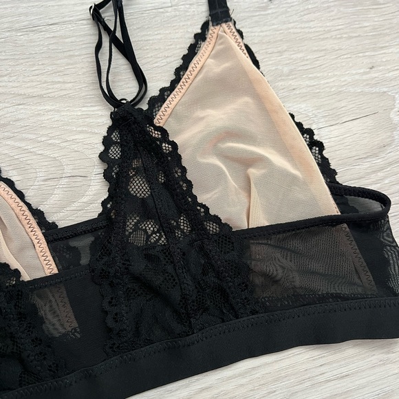Aerie Mesh / Lace Black Bralettle - Picture 3 of 6